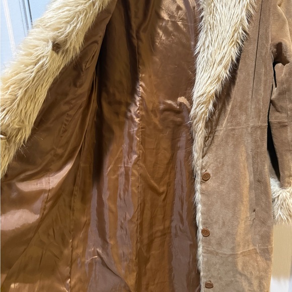 Women's Faux Fur Trimmed Suede Coat - Picture 6 of 6